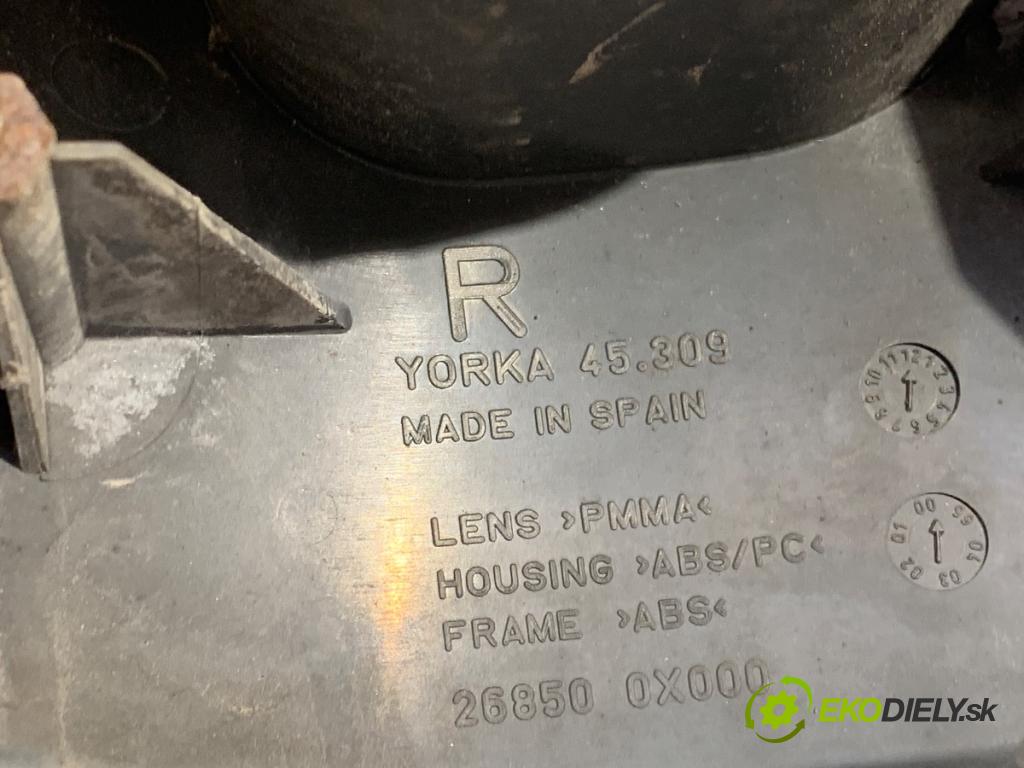 NISSAN TERRANO II samochód terenowy zamknięty 2000 92 kW 2.7 TDi 4WD 2664 Svetlo pravy zad