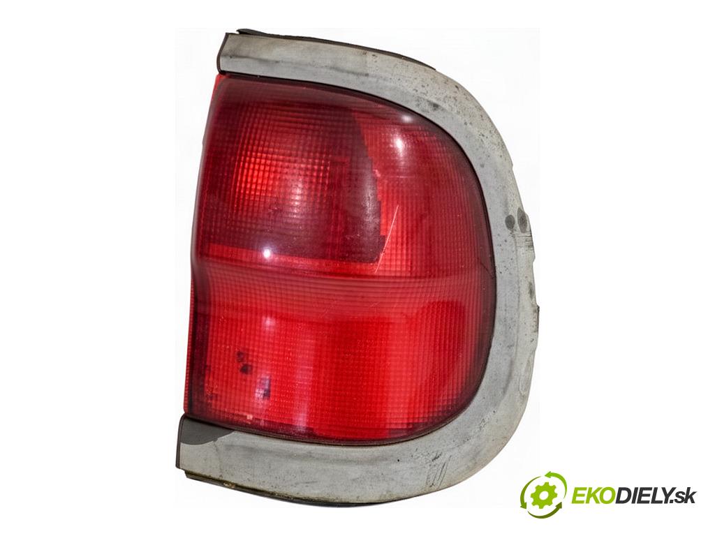 NISSAN TERRANO II samochód terenowy zamknięty 2000 92 kW 2.7 TDi 4WD 2664 světlo pravý zadní část