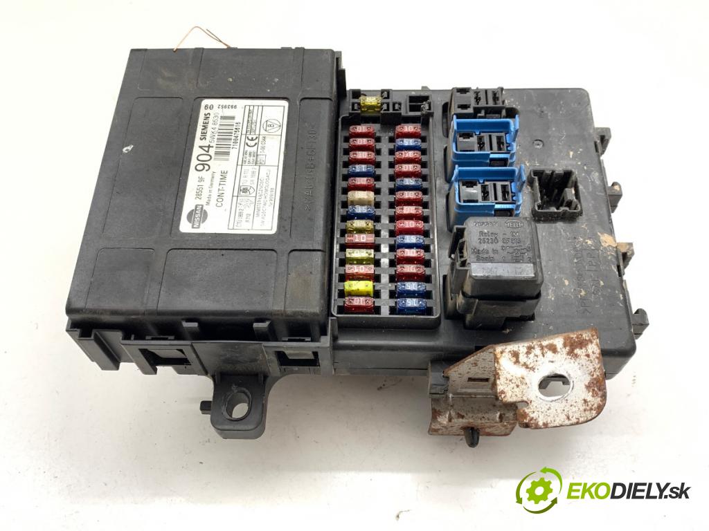 NISSAN TERRANO II samochód terenowy zamknięty 2000 92 kW 2.7 TDi 4WD 2664 skříňka poistková 285519F904 (Pojistková skříňka)