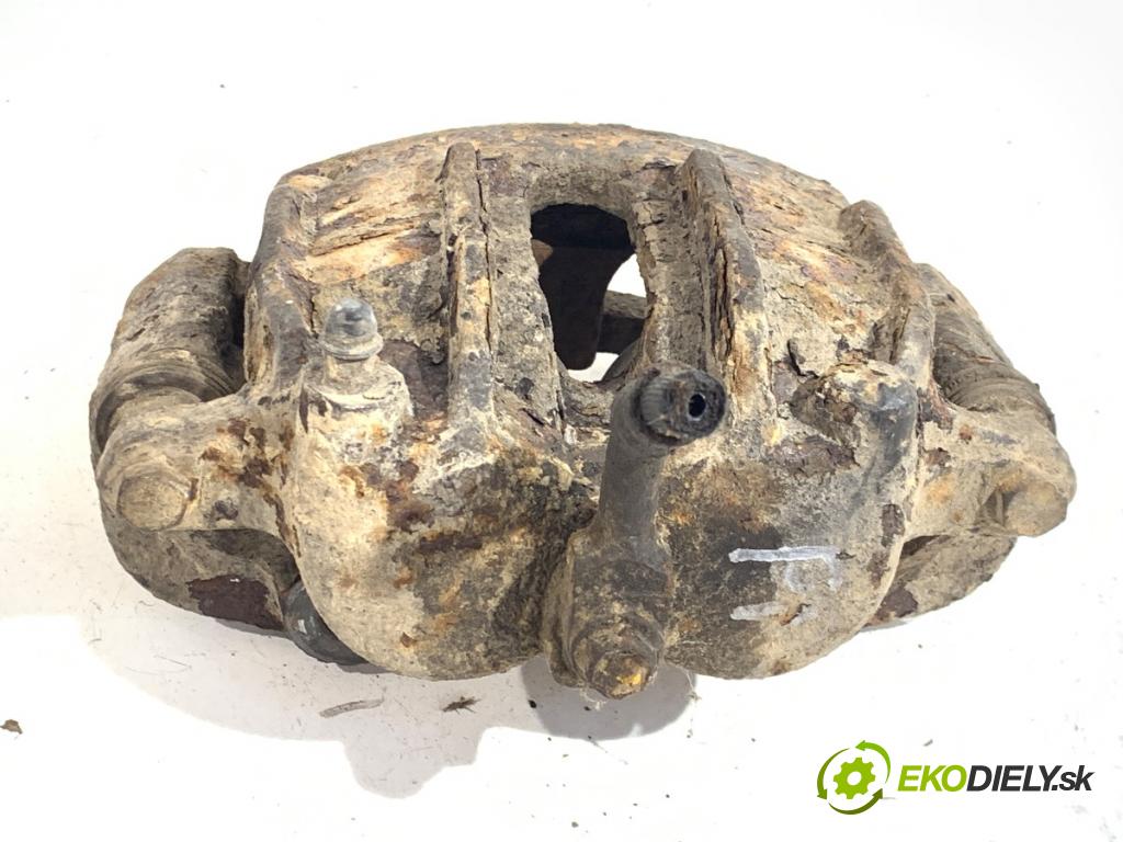 NISSAN TERRANO II samochód terenowy zamknięty 2000 92 kW 2.7 TDi 4WD 2664 brzdič třmen pravý přední část
