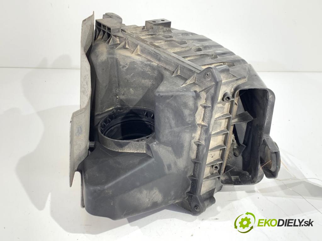AUDI A4 B6 Kombi 2002 96 kW 1.9 TDI 1896 Obal filtra vzduchu 038133837Q (Obal vzduchového filtra)