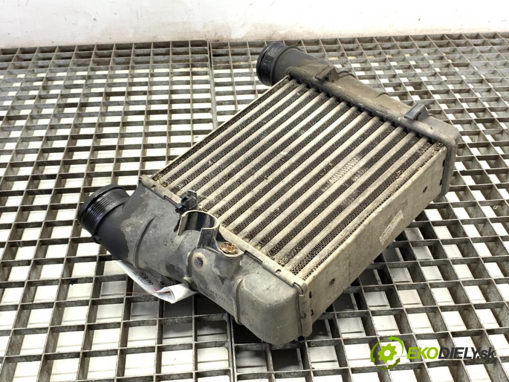 AUDI A4 B6 Kombi 2002 96 kW 1.9 TDI 1896 intercooler 8E0145805S (Intercooler (chladič nasávaného vzduchu))