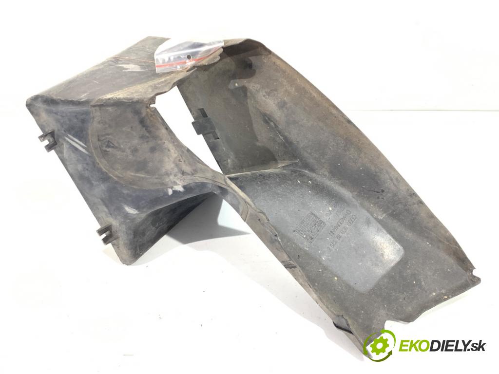 AUDI A4 B6 Kombi 2002 96 kW 1.9 TDI 1896 LOVEC: Volant vzduchu 8E0117335E