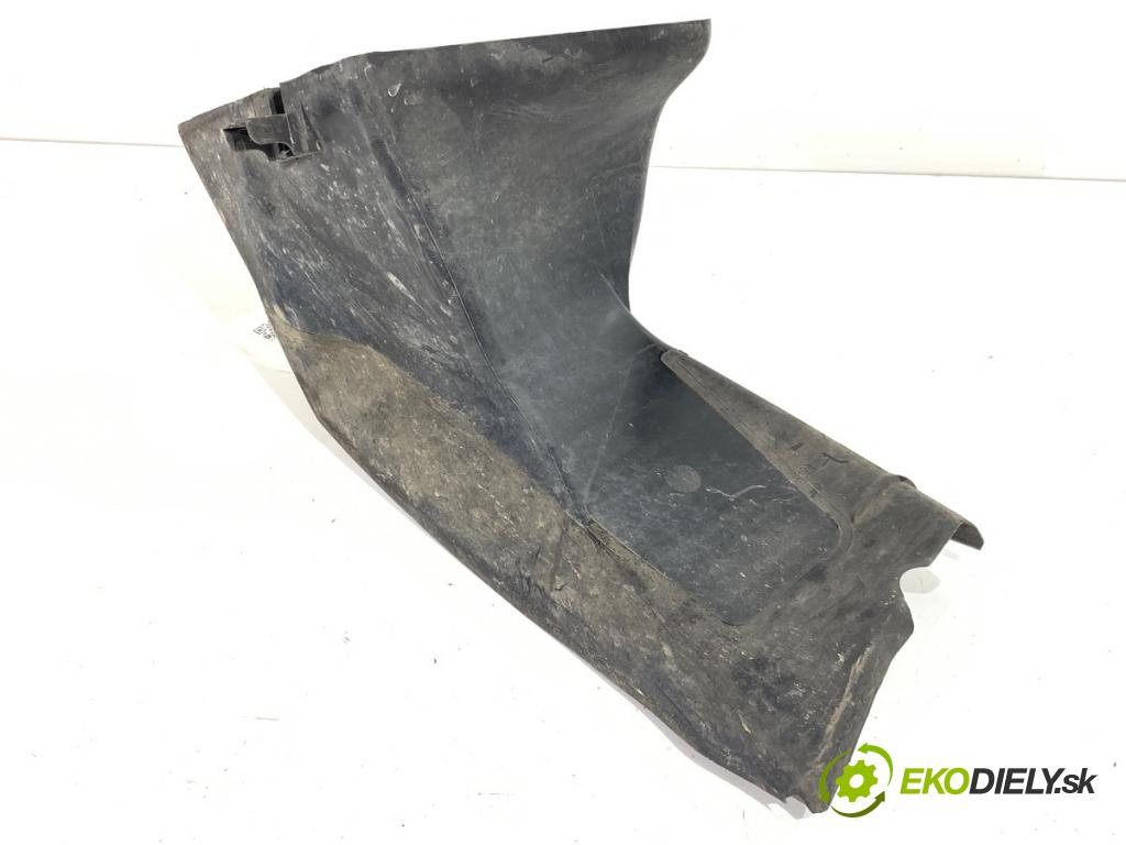 AUDI A4 B6 Kombi 2002 96 kW 1.9 TDI 1896 LOVEC: Volant vzduchu 8E0117335E