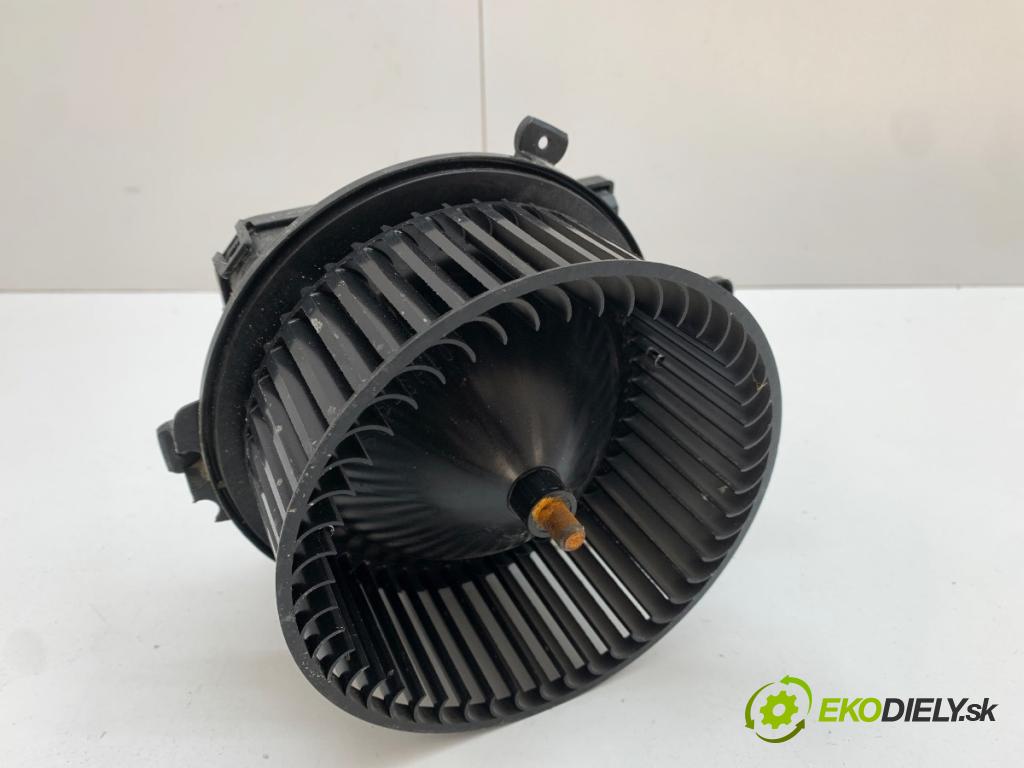AUDI Q5 FY SUV 2021 195 kW 55 TFSI e quattro 1984 ventilátor kúrenia 4M1820021C