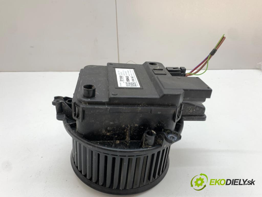 AUDI Q5 FY SUV 2021 195 kW 55 TFSI e quattro 1984 ventilátor kúrenia 4M1820021C