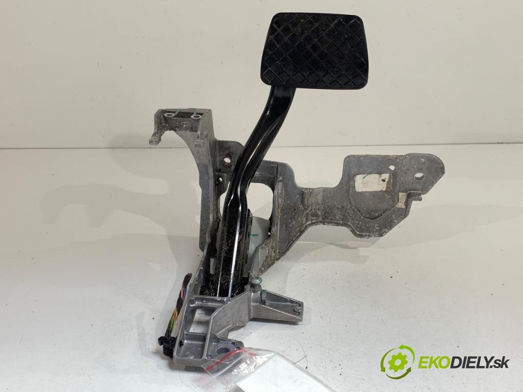 AUDI Q5 FY SUV 2021 195 kW 55 TFSI e quattro 1984 pedal brzdy 80B723117A