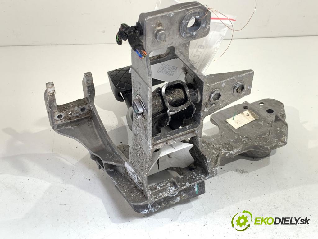 AUDI Q5 FY SUV 2021 195 kW 55 TFSI e quattro 1984 pedal brzdy 80B723117A