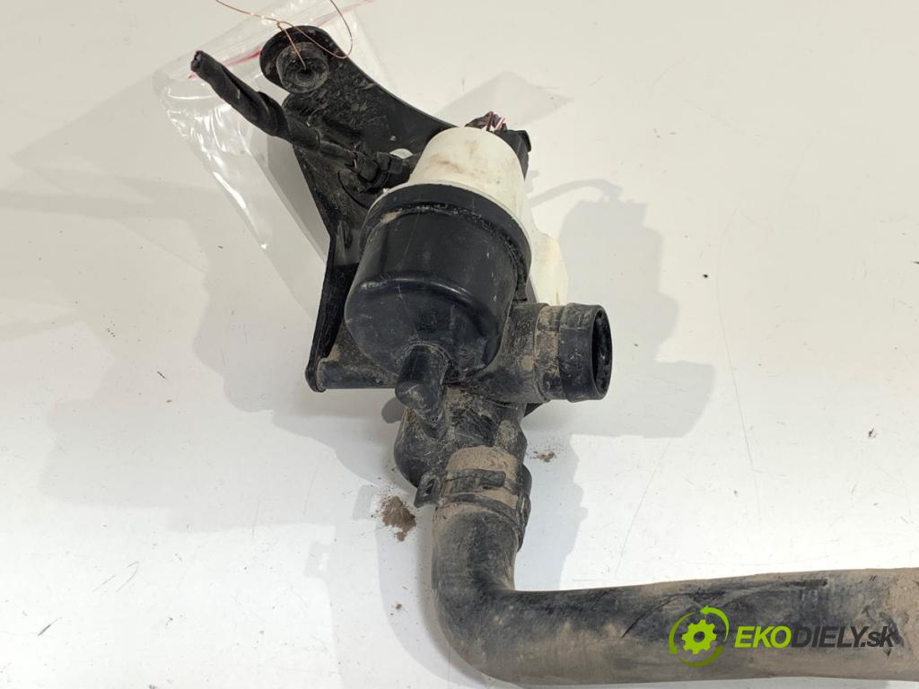 AUDI Q5 FY SUV 2021 195 kW 55 TFSI e quattro 1984 motorek filtra stěrače AKTÍVNÍ 7L0906243F