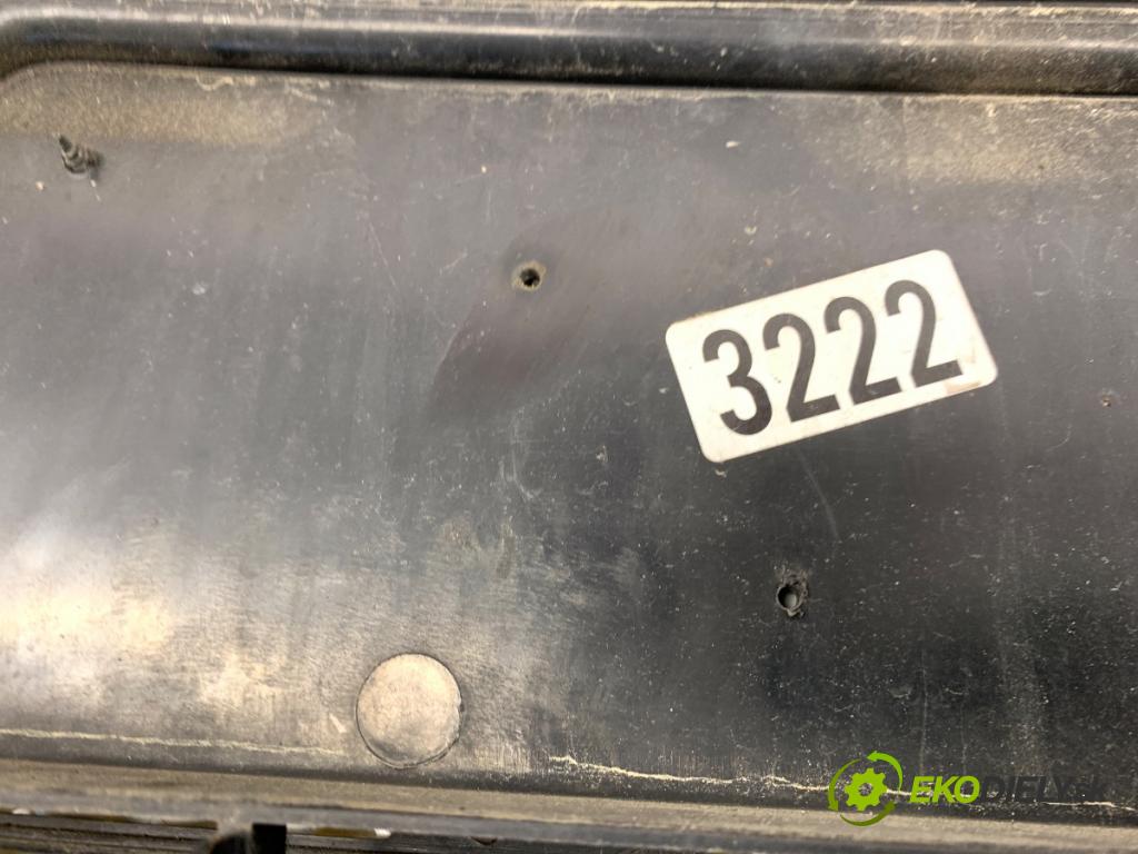 AUDI A6 C7 Kombi 2013 130 kW 2.0 TDI 1968 mřížka maska 4G0853653 (Přední mřížka (maska chladiče))