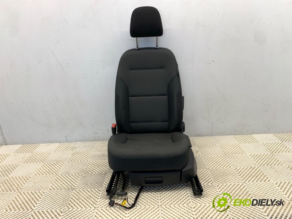 VW GOLF VII liftback 2013 110 kW 2.0 TDI 1968 Sedadlo ľavy predný 