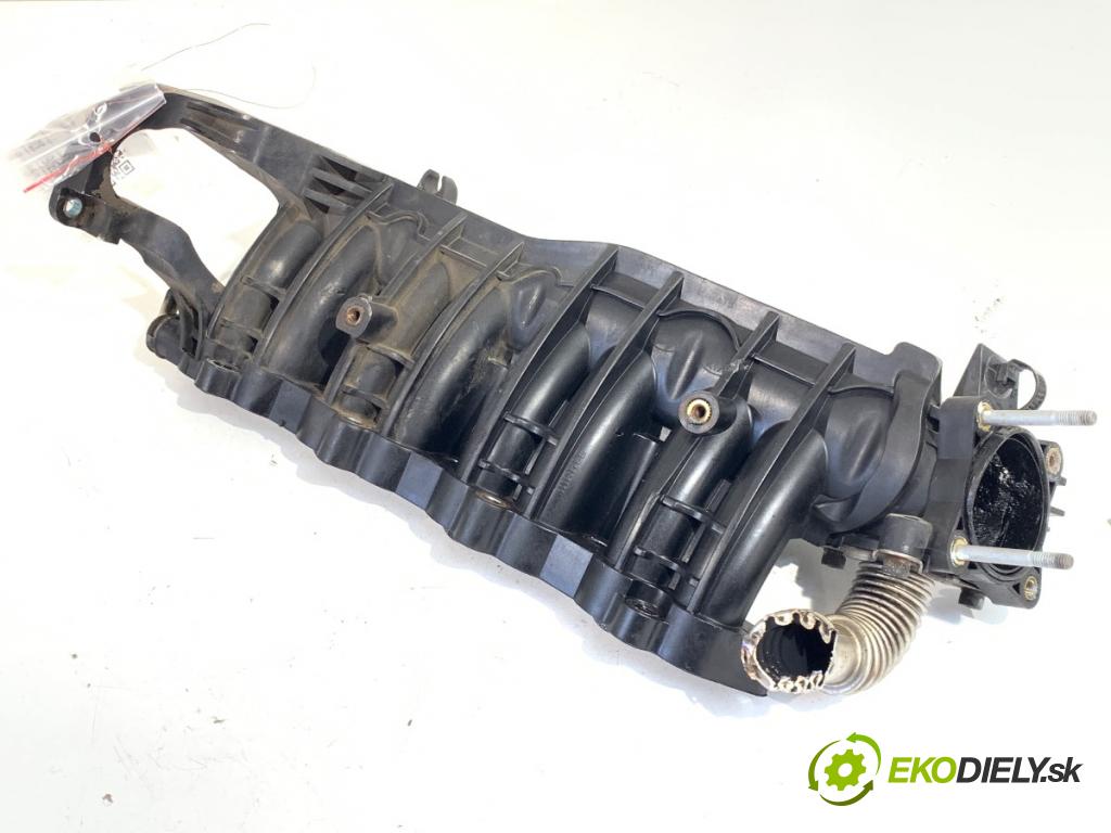 HYUNDAI i30 liftback 2013 81 kW 1.6 CRDi 1582 potrubí sání  (Sací potrubí)