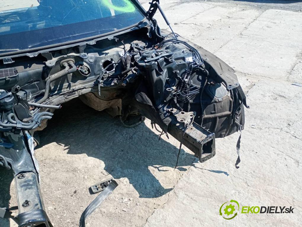 AUDI A6 C7 Kombi 2013 130 kW 2.0 TDI 1968 karoséria ČTVRŤÁK: Blatník prah strecha PODŁUŻNICA
