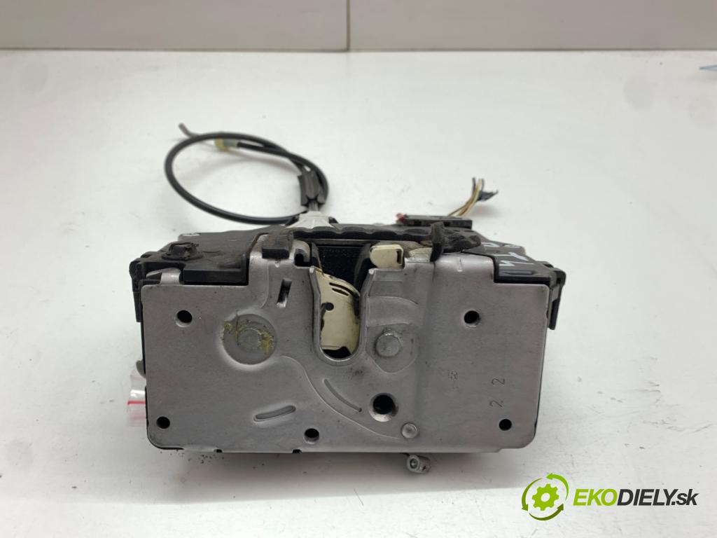 FIAT PUNTO EVO liftback 2010 57 kW 1.4 (199AXB1A) 1368 zámok Dvere pravy zad 51873656
