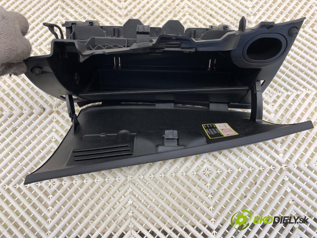 FIAT PUNTO EVO liftback 2010 57 kW 1.4 (199AXB1A) 1368 přihrádka kastlík spolujezdce 735485660 (Přihrádka (kastlík))