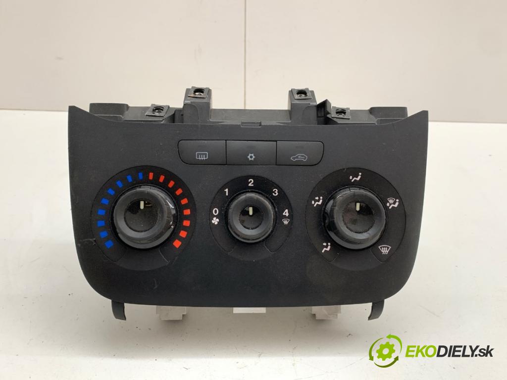 FIAT PUNTO EVO liftback 2010 57 kW 1.4 (199AXB1A) 1368 Panel ovládaní topení 5G1140100 (Páčky pod volantem)