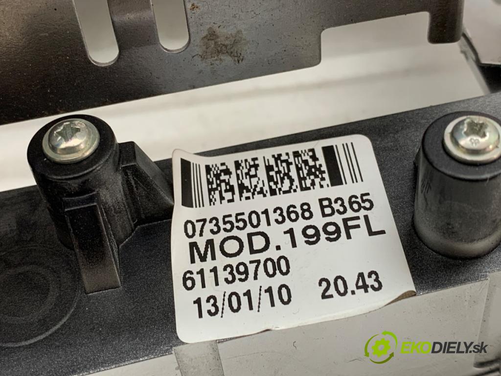FIAT PUNTO EVO liftback 2010 57 kW 1.4 (199AXB1A) 1368 spínač světel nouzových 61139700 (Páčky pod volantem)