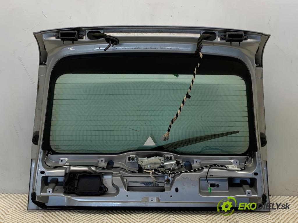 VOLVO XC90 I SUV 2003 154 kW 2.5 T AWD 2497 kapota zadní část