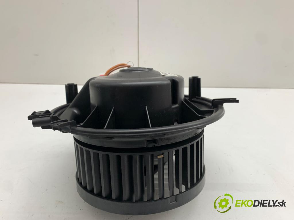 SKODA OCTAVIA III Kombi 2015 110 kW 2.0 TDI 1968 ventilátor kúrenia 5Q1819021B