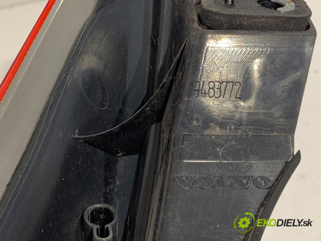 VOLVO XC90 I SUV 2003 154 kW 2.5 T AWD 2497 světlo pravý zadní část horní 9483772