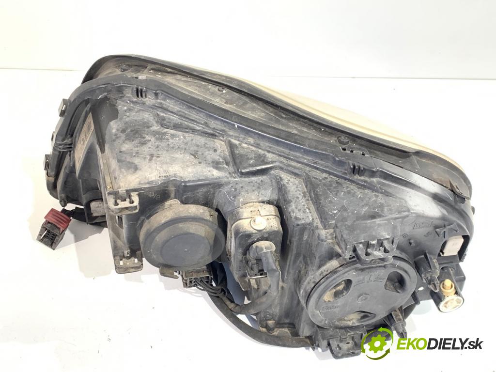 VOLVO XC90 I SUV 2003 154 kW 2.5 T AWD 2497 světlomet pravý přední část 8620860