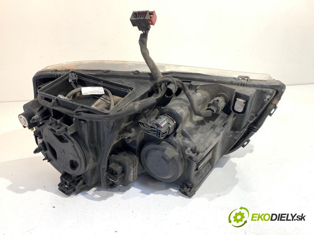VOLVO XC90 I SUV 2003 154 kW 2.5 T AWD 2497 světlomet pravý přední část 8620860