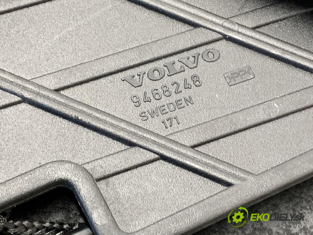 VOLVO XC90 I SUV 2003 154 kW 2.5 T AWD 2497 KRYTINA: kufra
