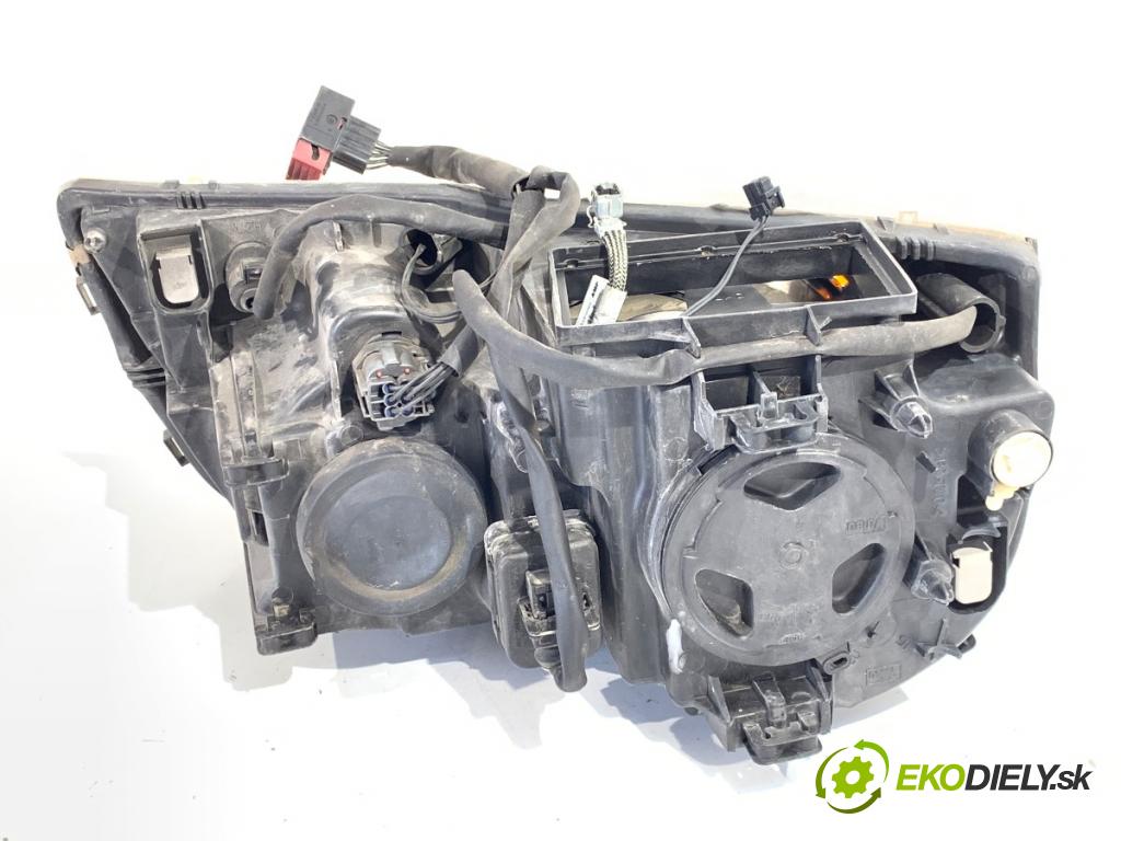VOLVO XC90 I SUV 2003 154 kW 2.5 T AWD 2497 světlomet levý přední část 8620859