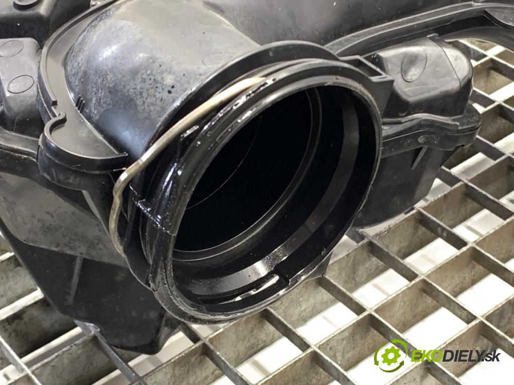 VOLVO V60 II Kombi 2019 140 kW D4 1969 Rúra turba 31370120