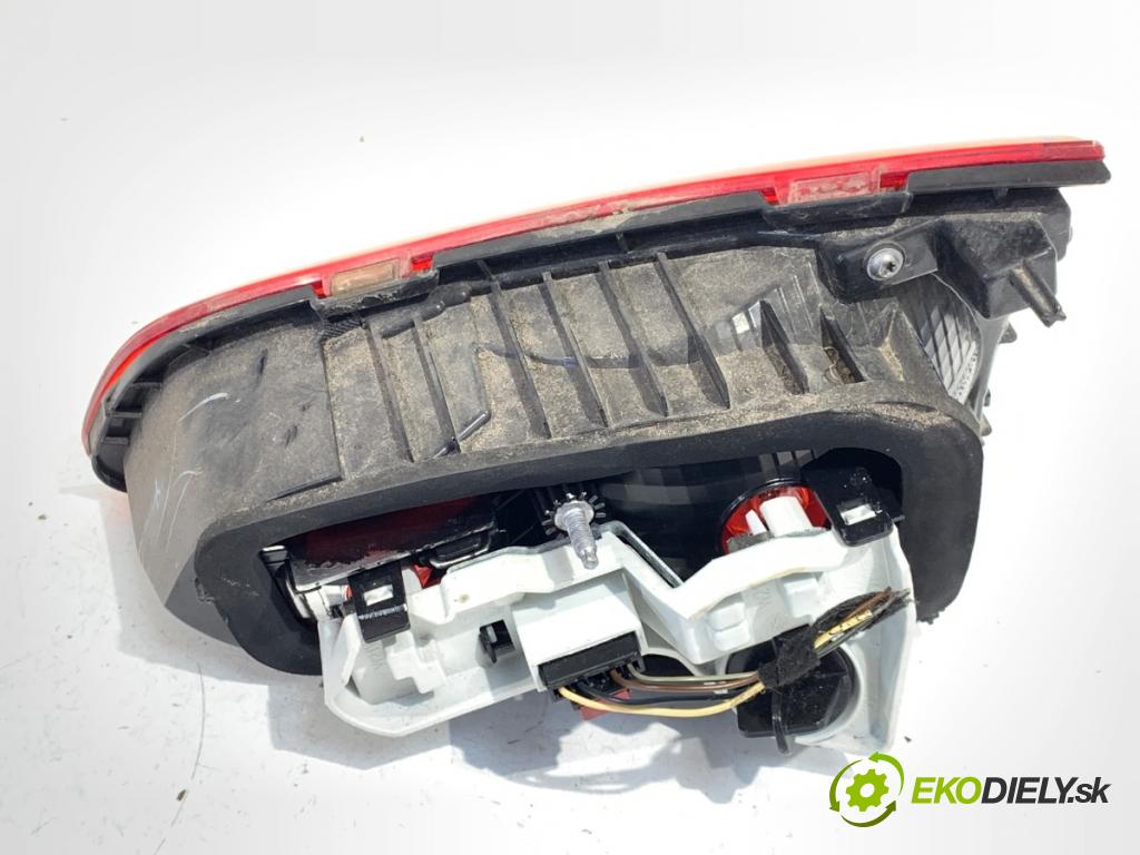 VW GOLF VII liftback 2013 110 kW 2.0 TDI 1968 Svetlo pravy zad vnútorná 5G0945093AC