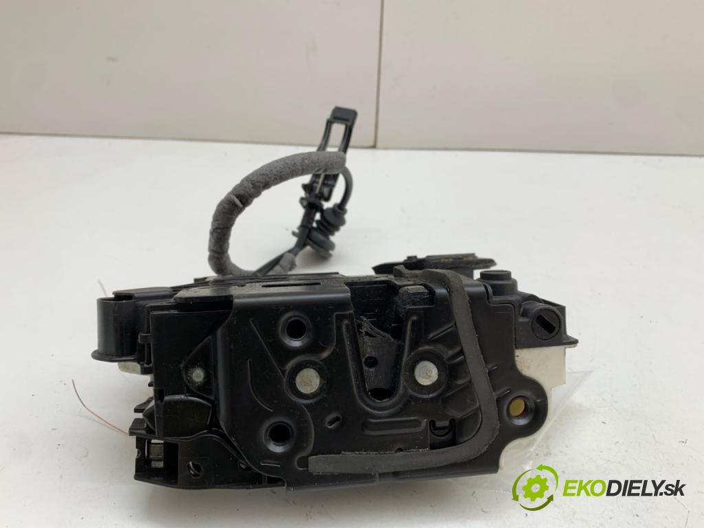 VW GOLF VII liftback 2013 110 kW 2.0 TDI 1968 zámok dveře pravý zadní část 5K4839016Q