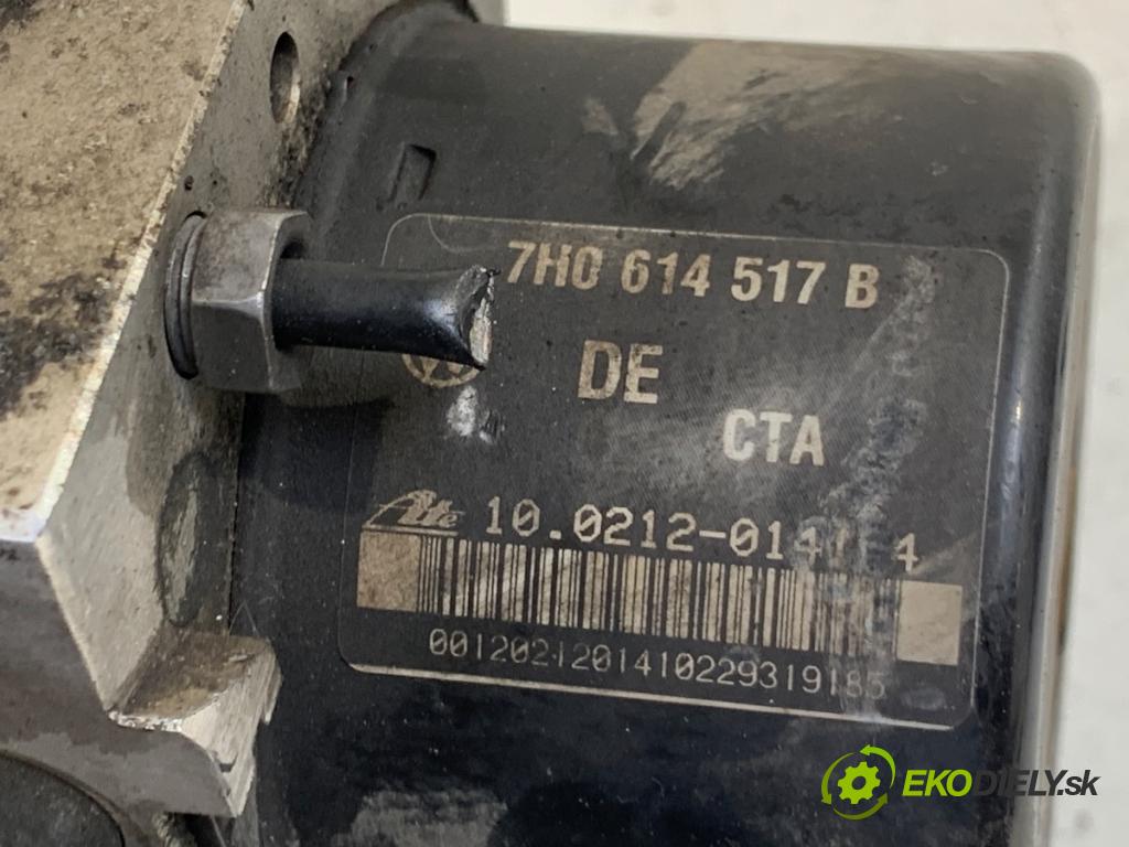 VW TRANSPORTER T5 Autobus 2009 96 kW 2.5 TDI 2461 pumpa ABS 7H0614517B (Pumpa ABS)