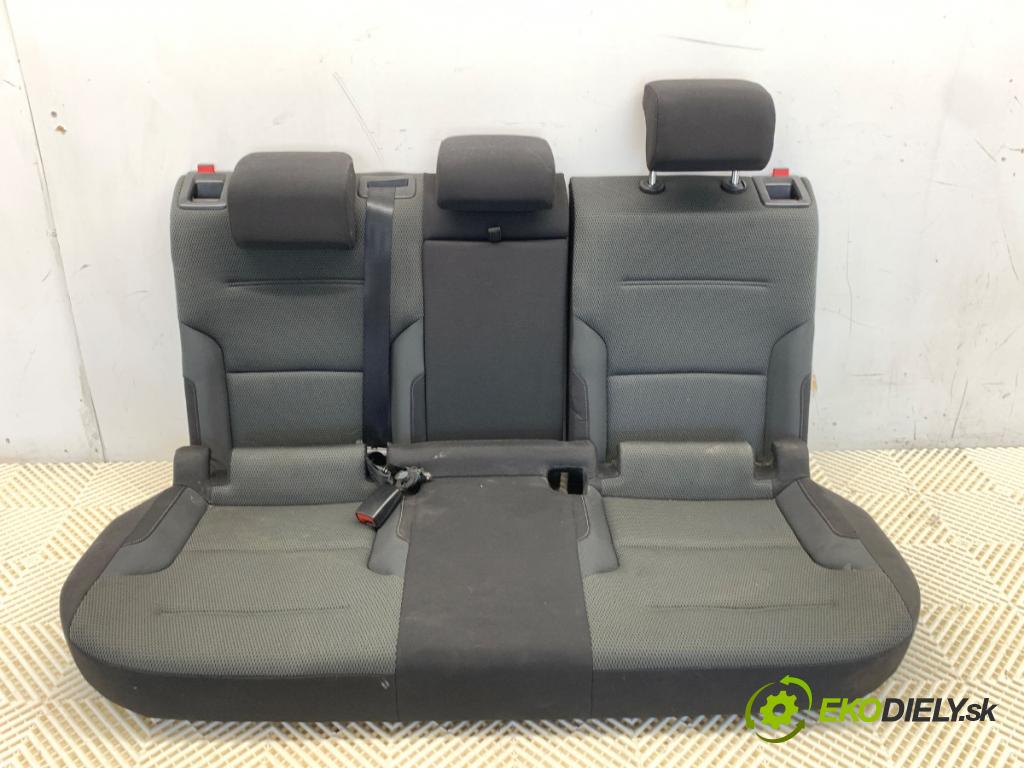 VW GOLF VII liftback 2013 110 kW 2.0 TDI 1968 Sedadlo druhý rad 