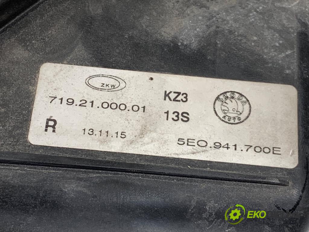 SKODA OCTAVIA III Kombi 2015 110 kW 2.0 TDI 1968 Hmlové svetlo, hmlovka pravy predný 5E0941700E
