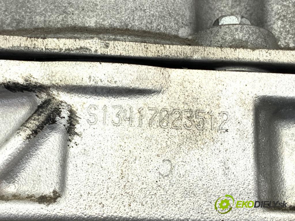 HYUNDAI i30 liftback 2013 81 kW 1.6 CRDi 1582 hlava válců D4FB (Hlava válců)