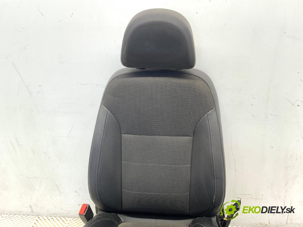 OPEL INSIGNIA A liftback 2010 96 kW 2.0 CDTI (68) 1956 Sedadlo ľavy predný