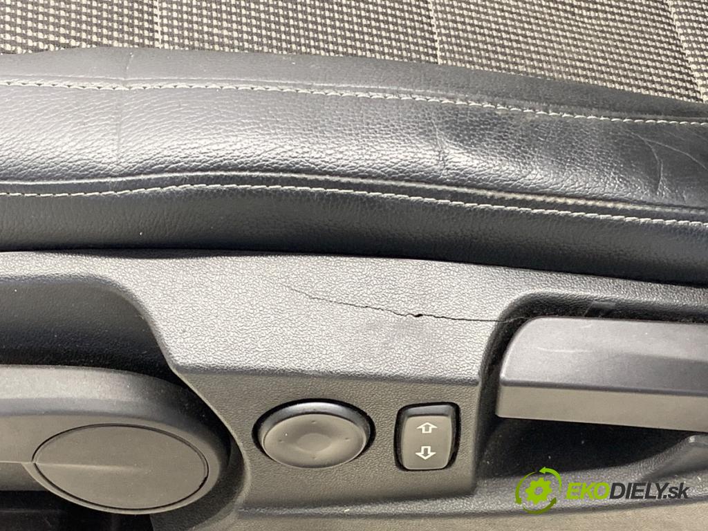 OPEL INSIGNIA A liftback 2010 96 kW 2.0 CDTI (68) 1956 Sedadlo ľavy predný