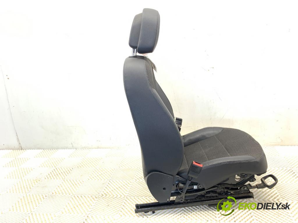 OPEL INSIGNIA A liftback 2010 96 kW 2.0 CDTI (68) 1956 Sedadlo ľavy predný