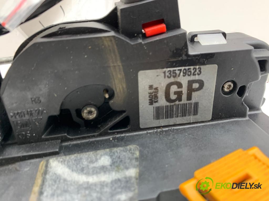 OPEL ZAFIRA C nadwozie wielkoprzestrzenne (MPV) 2019 96 kW 2.0 CDTi (75) 1956 zámok dveře pravý přední část 13579523