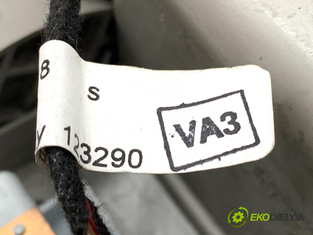 OPEL ZAFIRA C nadwozie wielkoprzestrzenne (MPV) 2019 96 kW 2.0 CDTi (75) 1956 Svetlo stropné 13484147