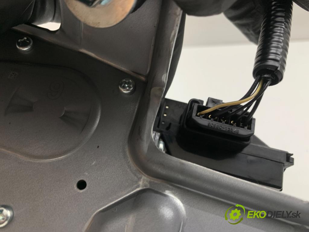 TOYOTA C-HR SUV 2020 85 kW 1.2 (NGX10_) 1197 motor stěračů zadní část 85130-F4010