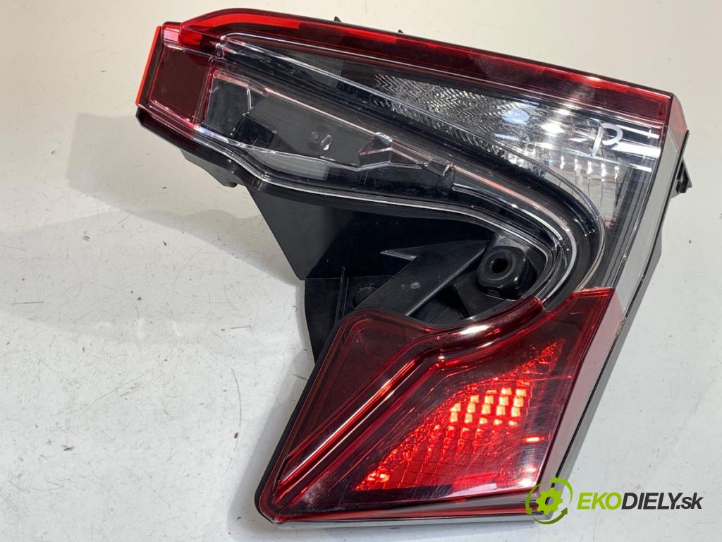TOYOTA C-HR SUV 2020 85 kW 1.2 (NGX10_) 1197 světlo pravý zadní část vnitřní 81580-F4120