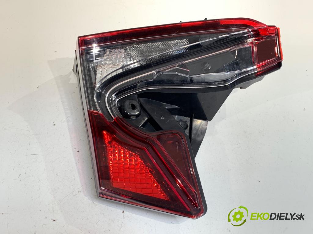 TOYOTA C-HR SUV 2020 85 kW 1.2 (NGX10_) 1197 světlo levý zadní část vnitřní 81590-F4120
