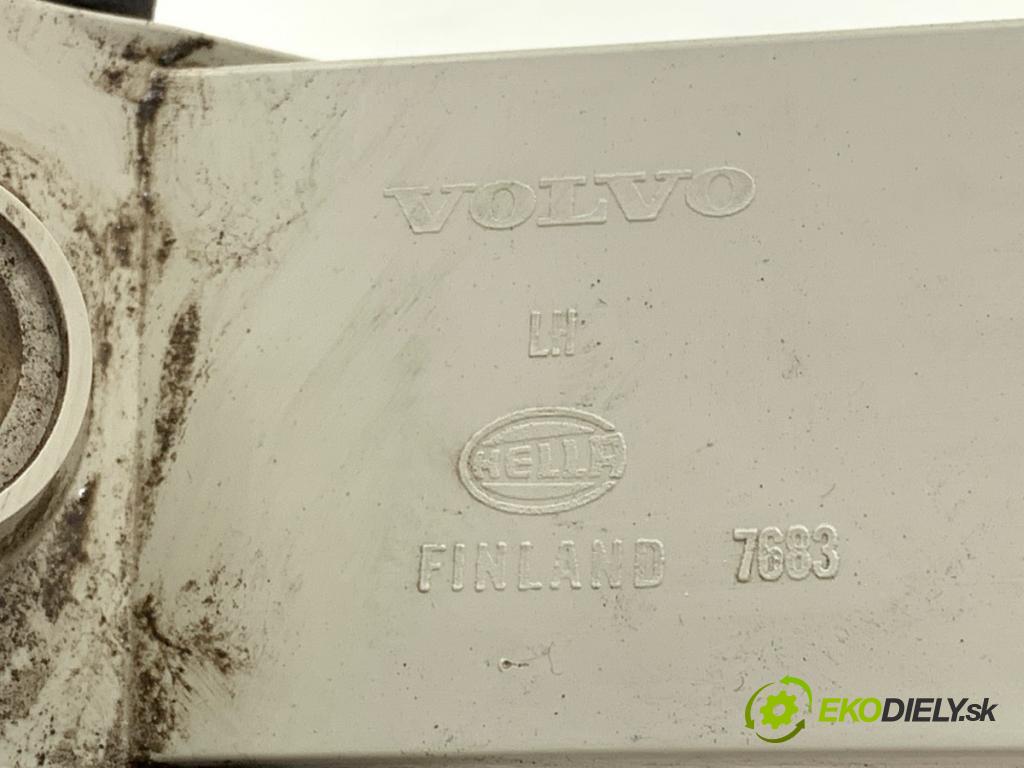 VOLVO XC90 I SUV 2003 154 kW 2.5 T AWD 2497 Svetlo nárazníka ľavy zad