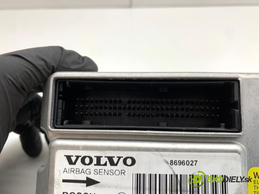 VOLVO XC90 I SUV 2003 154 kW 2.5 T AWD 2497 senzor airbag 8696027 (Snímač)