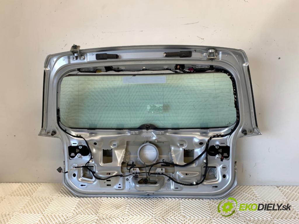 VW GOLF VII Kombi 2020 85 kW 1.6 TDI 1598 kapota zad
