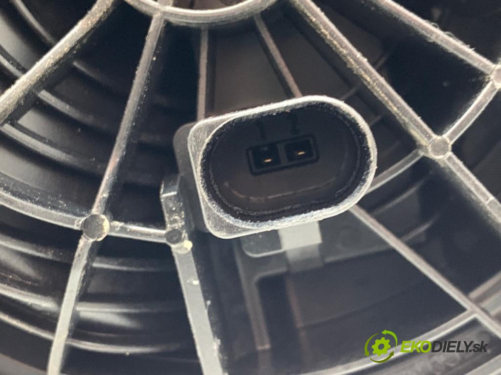 VW GOLF VII Kombi 2020 85 kW 1.6 TDI 1598 klika dveří zadní část 5G6827469F