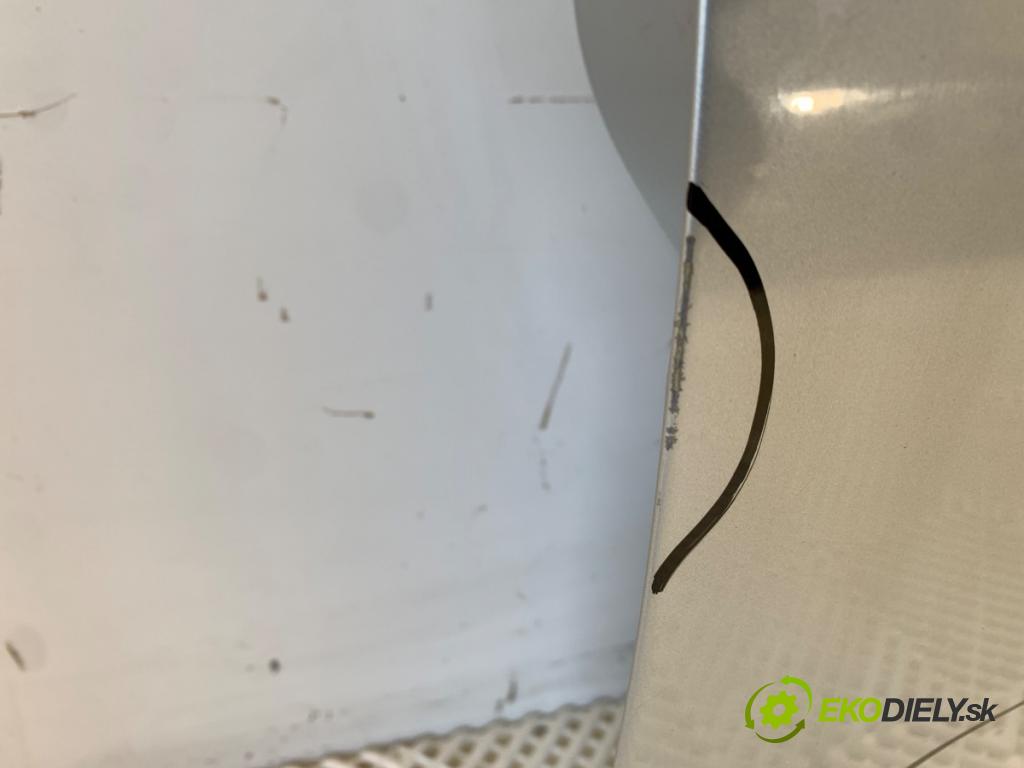 VW GOLF VII Kombi 2020 85 kW 1.6 TDI 1598 Dvere pravy predný