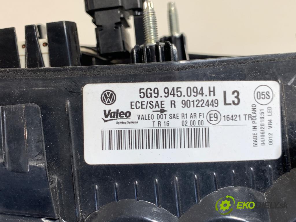 VW GOLF VII Kombi 2020 85 kW 1.6 TDI 1598 světlo pravý zadní část vnitřní 5G9945094H