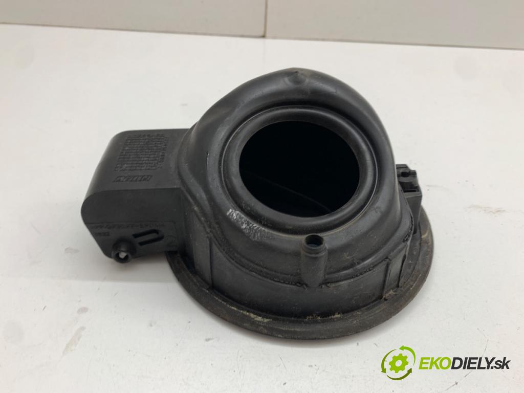 FIAT PUNTO EVO liftback 2010 57 kW 1.4 (199AXB1A) 1368 Dvierka nádrže paliva  (Kľučka dverí ostatné)